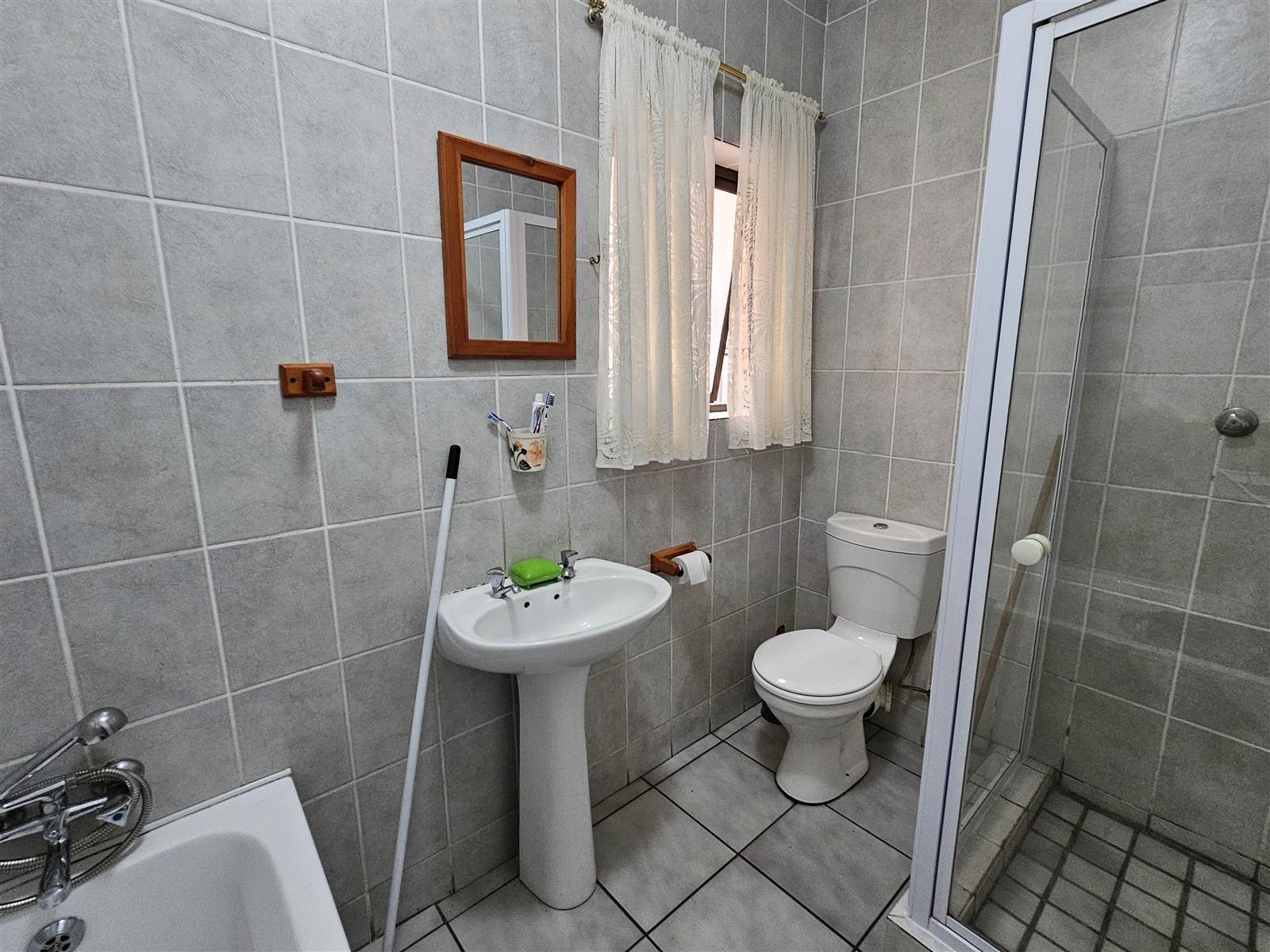 2 Bed Apartment in St Dumas photo number 8