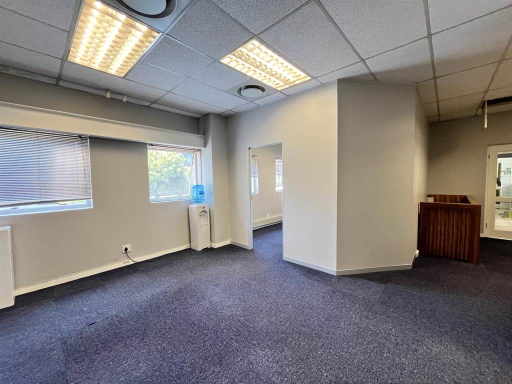 125  m² Commercial space in Bryanston photo number 9