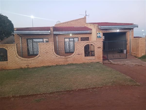 3 Bedroom House 3 Bedroom House