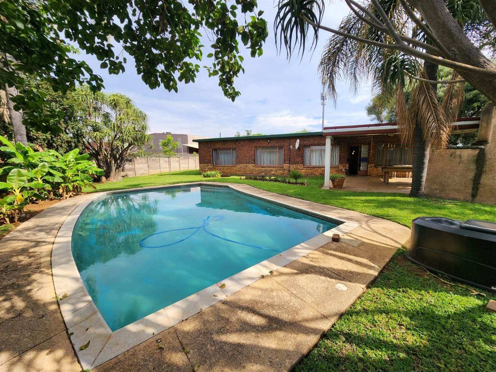 3 Bed House in Pretoria North photo number 2