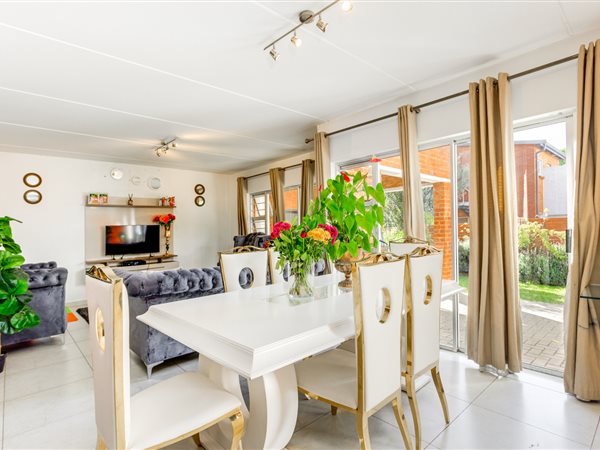 3 Bedroom Townhouse 3 Bedroom Townhouse