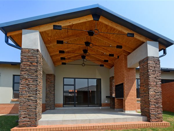 3 Bedroom Simplex 3 Bedroom Simplex