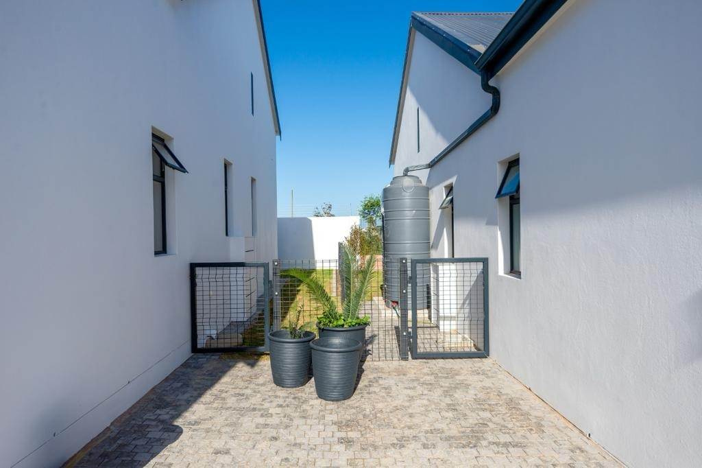 1 Bed Townhouse in Kraaibosch photo number 19