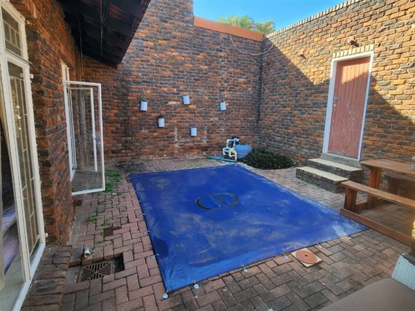 4 Bedroom Townhouse 4 Bedroom Townhouse