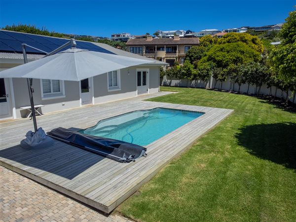 4 Bedroom House 4 Bedroom House