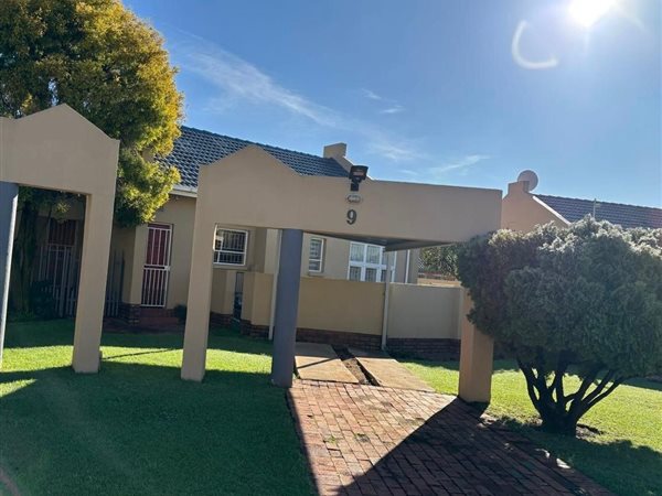2 Bedroom Townhouse 2 Bedroom Townhouse