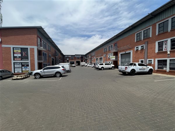 605  m² Industrial space