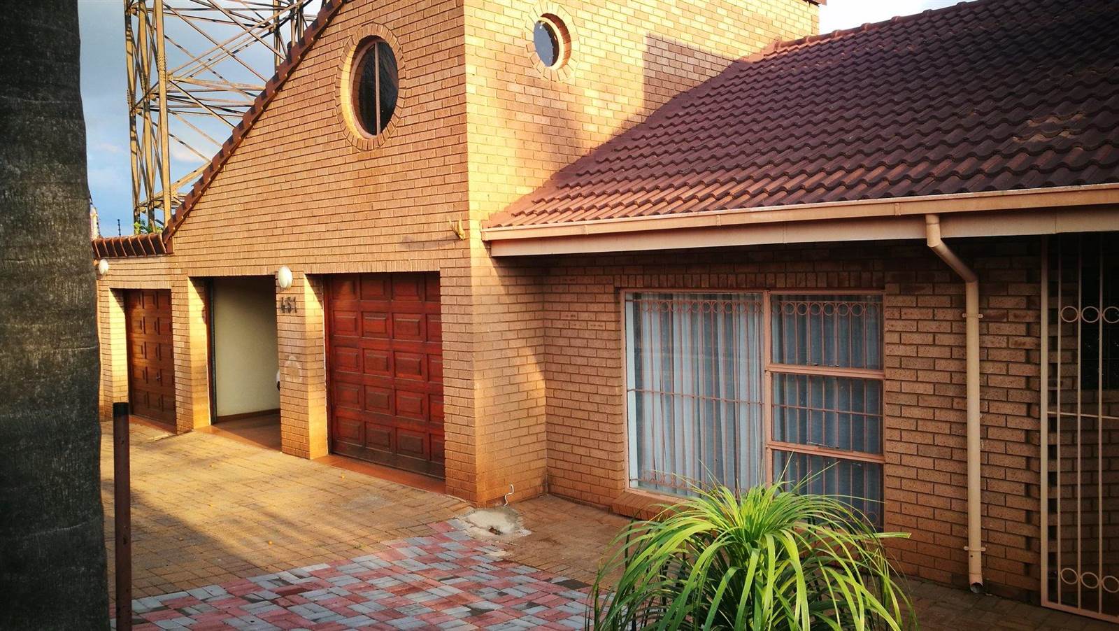 4 Bed House in Laudium photo number 2