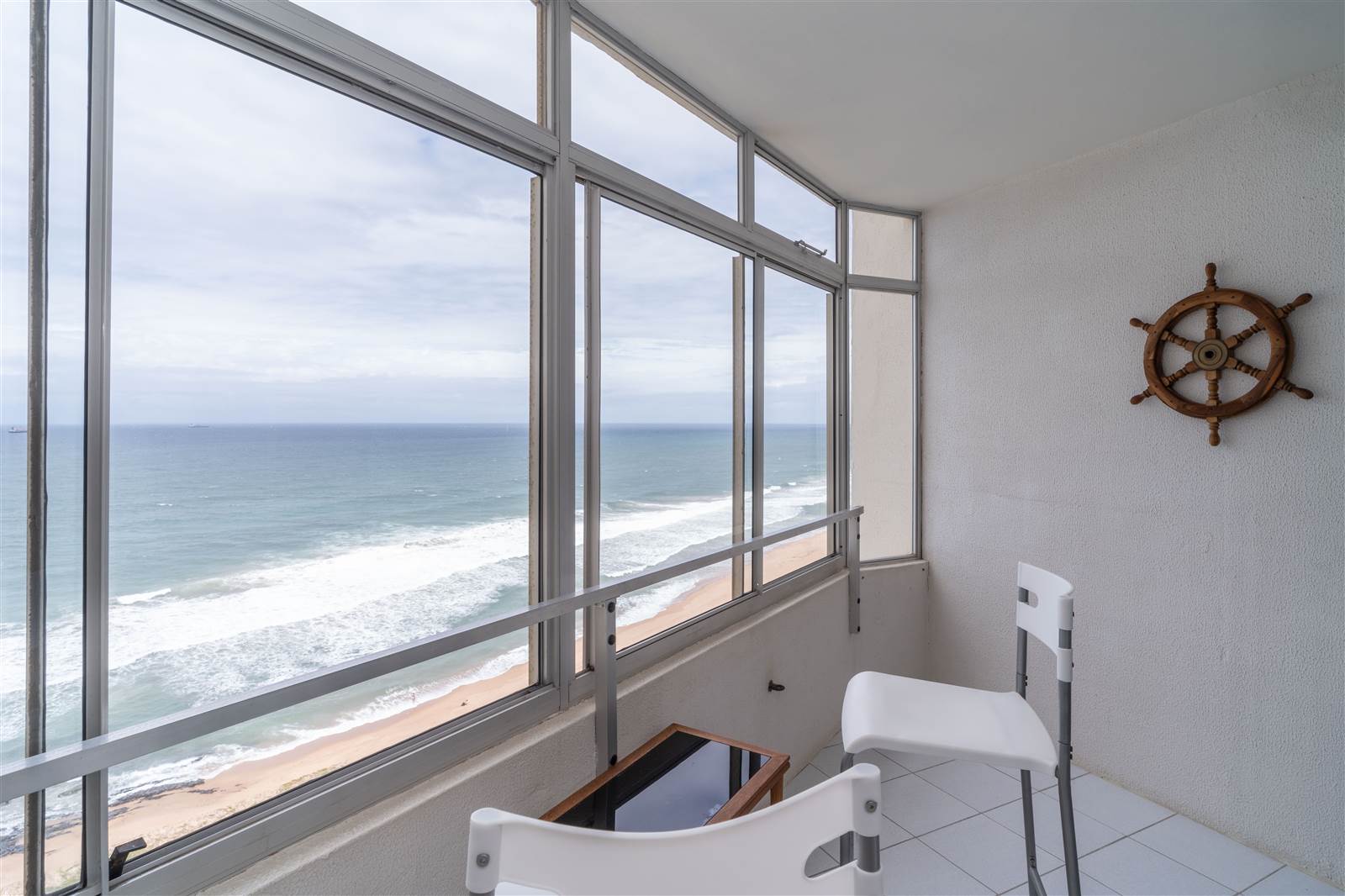 3 Bed Apartment in Umhlanga Rocks photo number 2