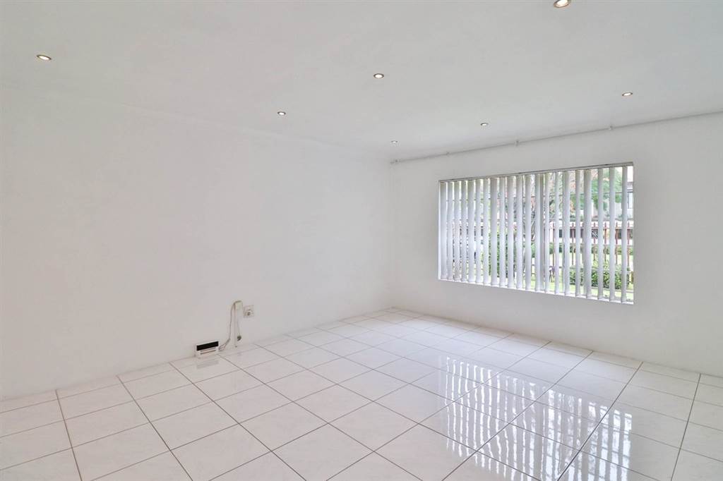 3 Bed House in Alphen Park photo number 16