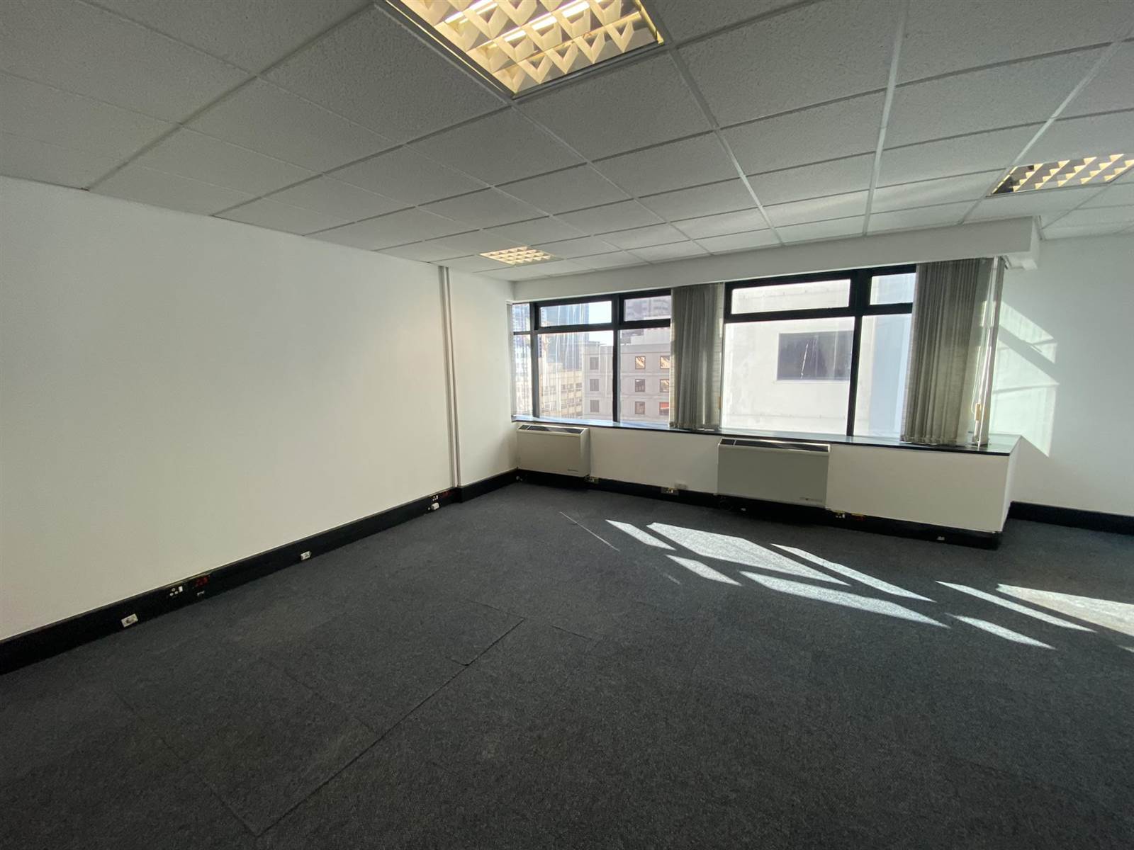 56  m² Commercial space in Cape Town City Centre photo number 1