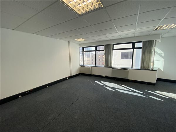 56  m² Commercial space