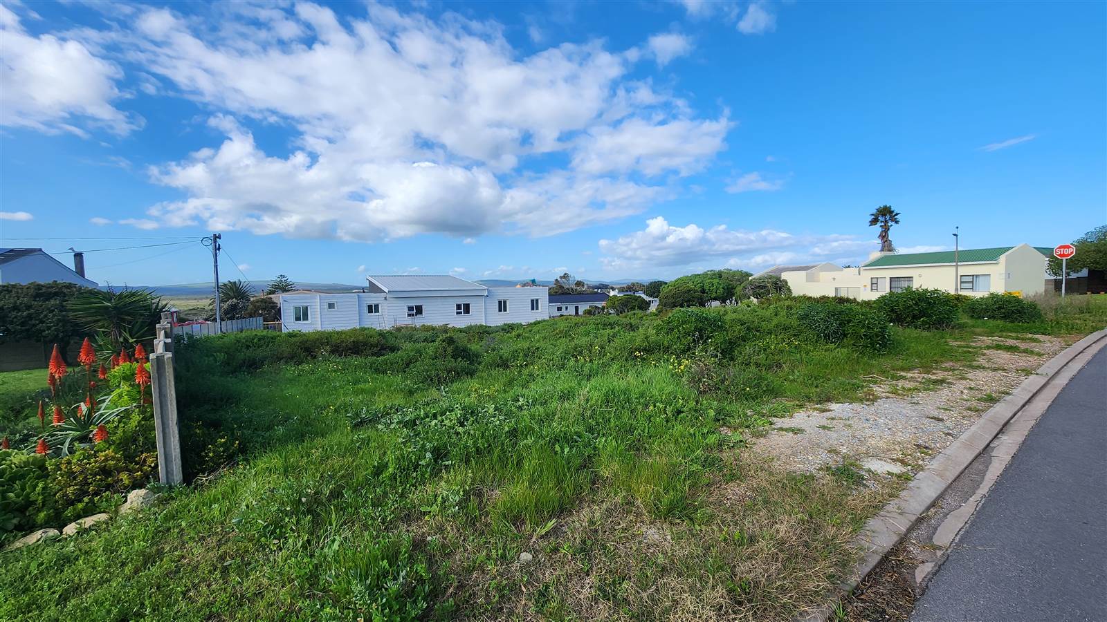 704 m² Land available in Yzerfontein photo number 1