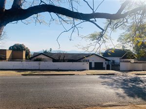 18 Bed House in Scottsville