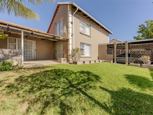 4 Bedroom Townhouse