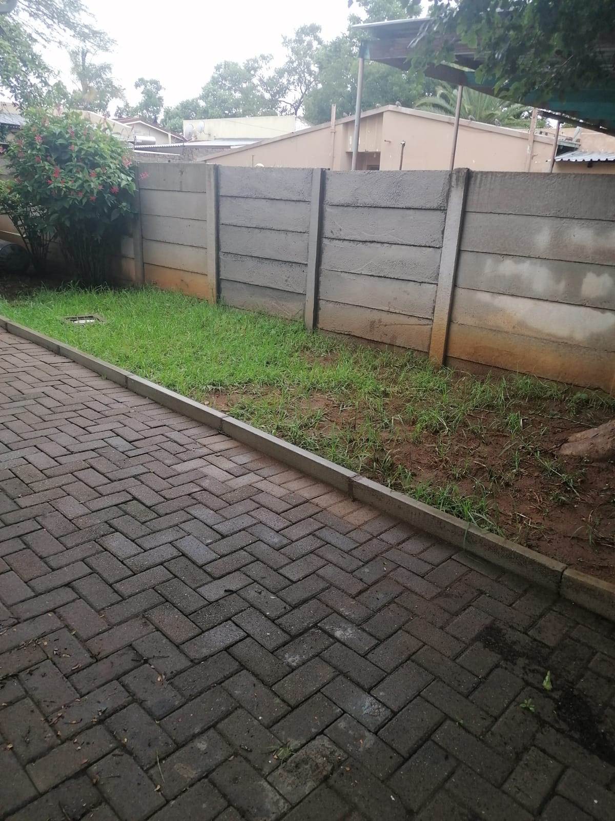 2 Bed Flat in Polokwane Central photo number 18