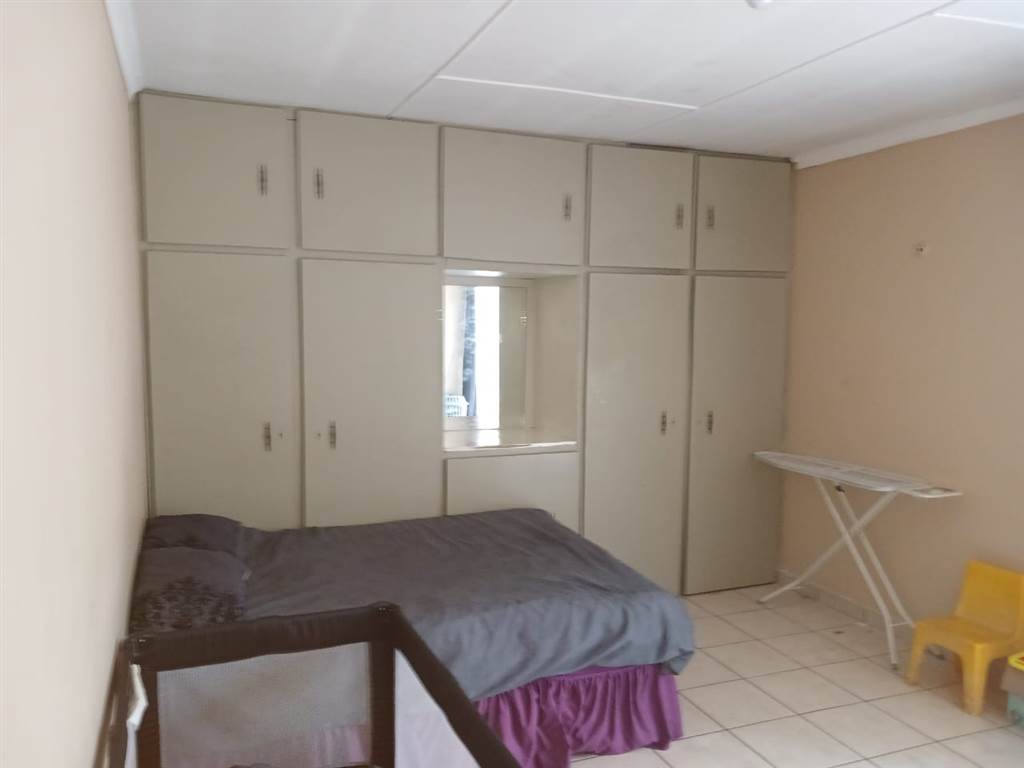 2 Bed Flat in Polokwane Central photo number 9