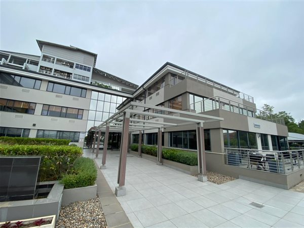 121  m² Commercial space in Illovo