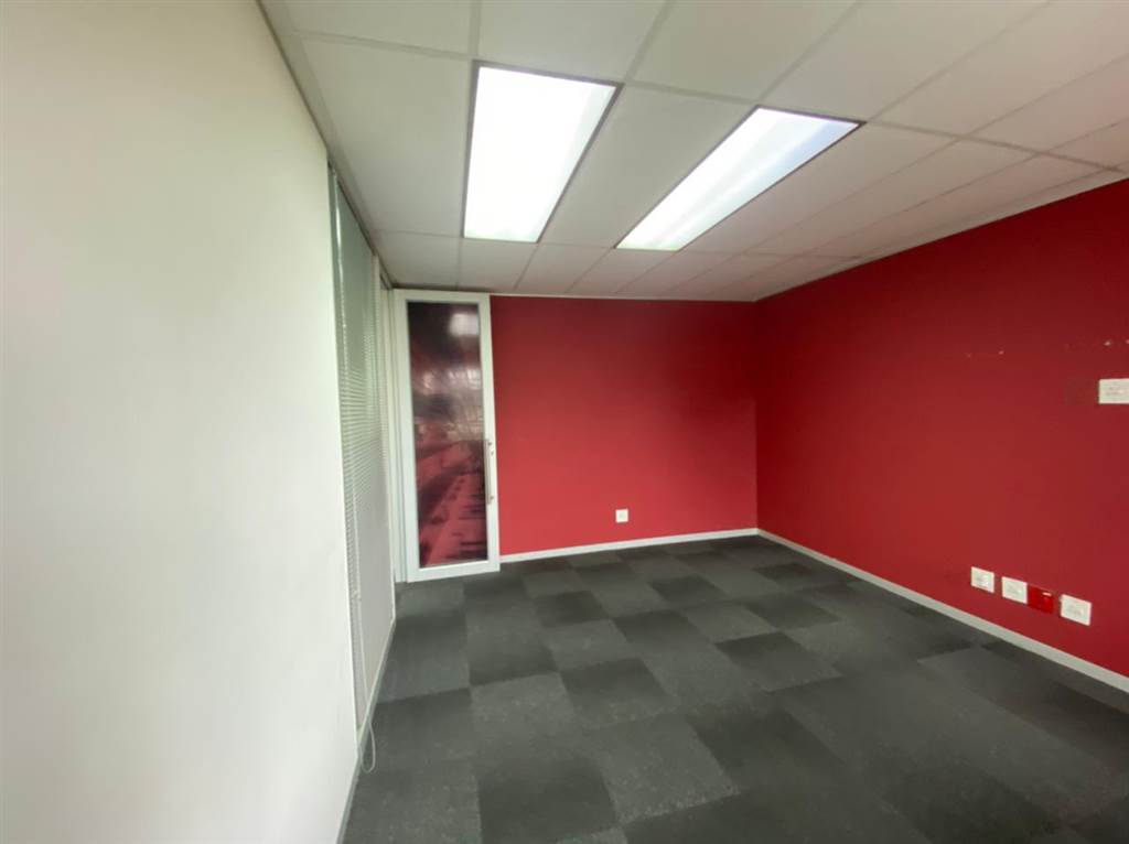 121  m² Commercial space in Illovo photo number 7