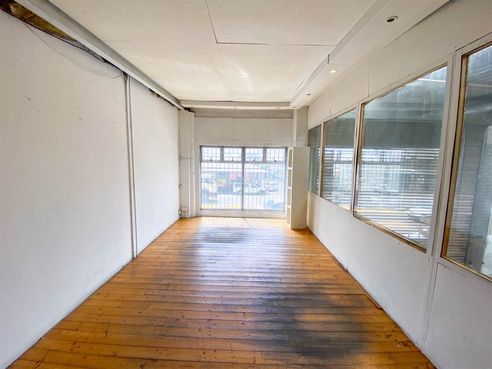 380  m² Commercial space in Woodstock photo number 21