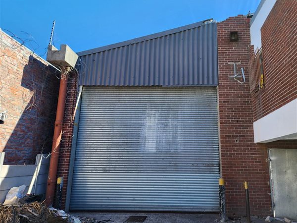 1000  m² Industrial space in Athlone