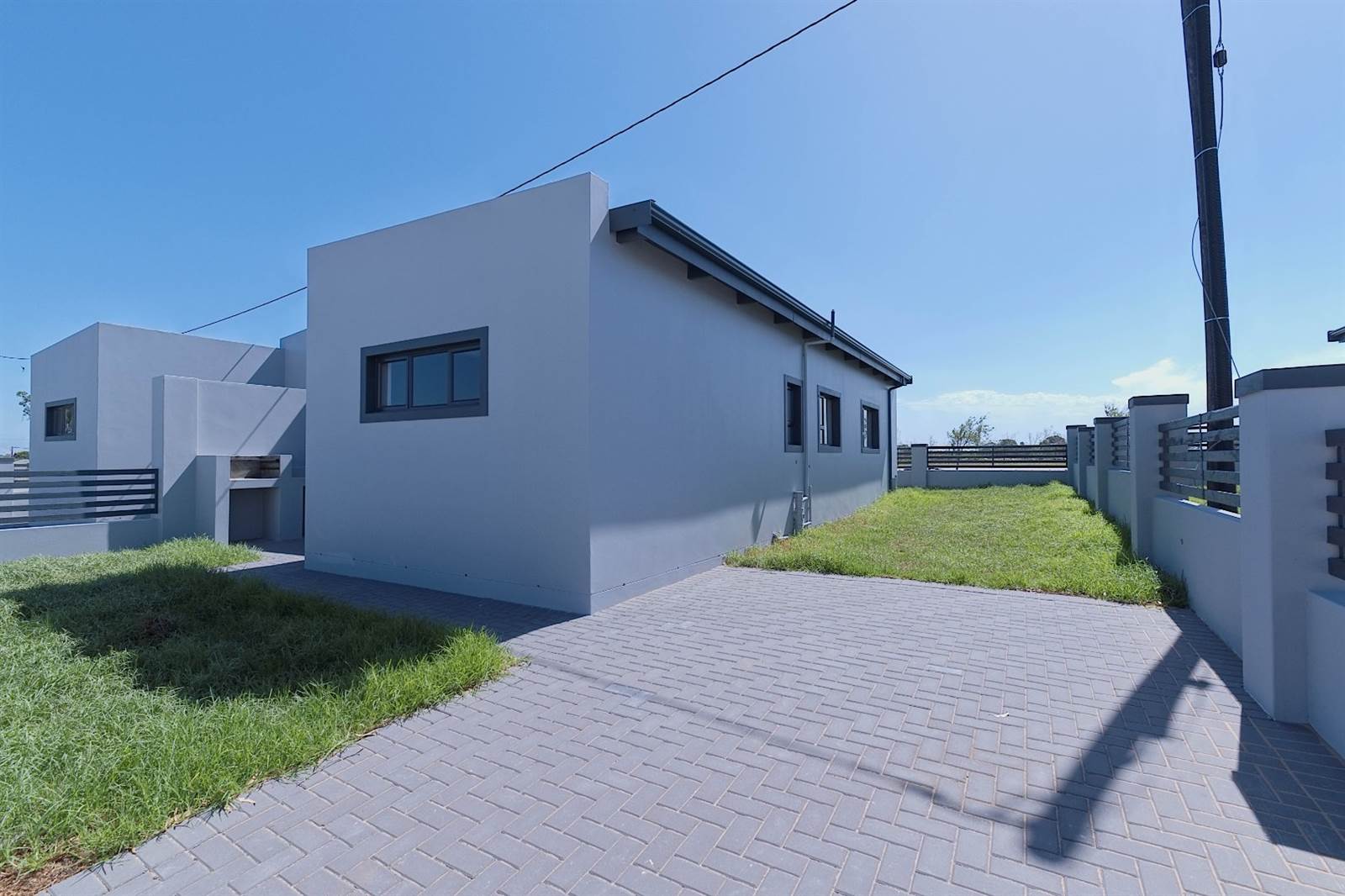 3 Bed Simplex in Parsons Vlei photo number 1