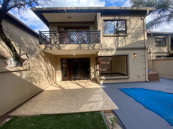 3 Bedroom Townhouse 3 Bedroom Townhouse