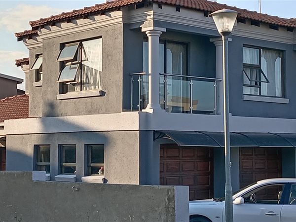 6 Bedroom House 6 Bedroom House