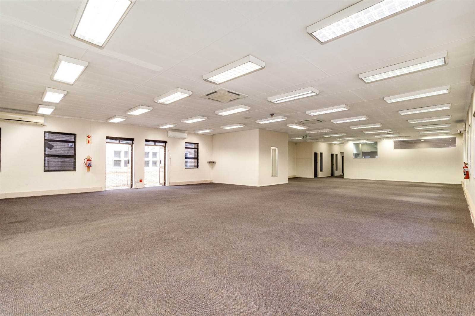 11880  m² Commercial space in Hughes photo number 10