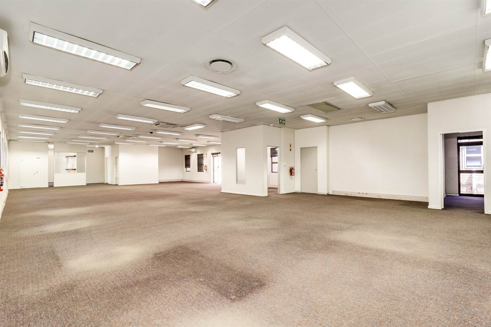 11880  m² Commercial space in Hughes photo number 11
