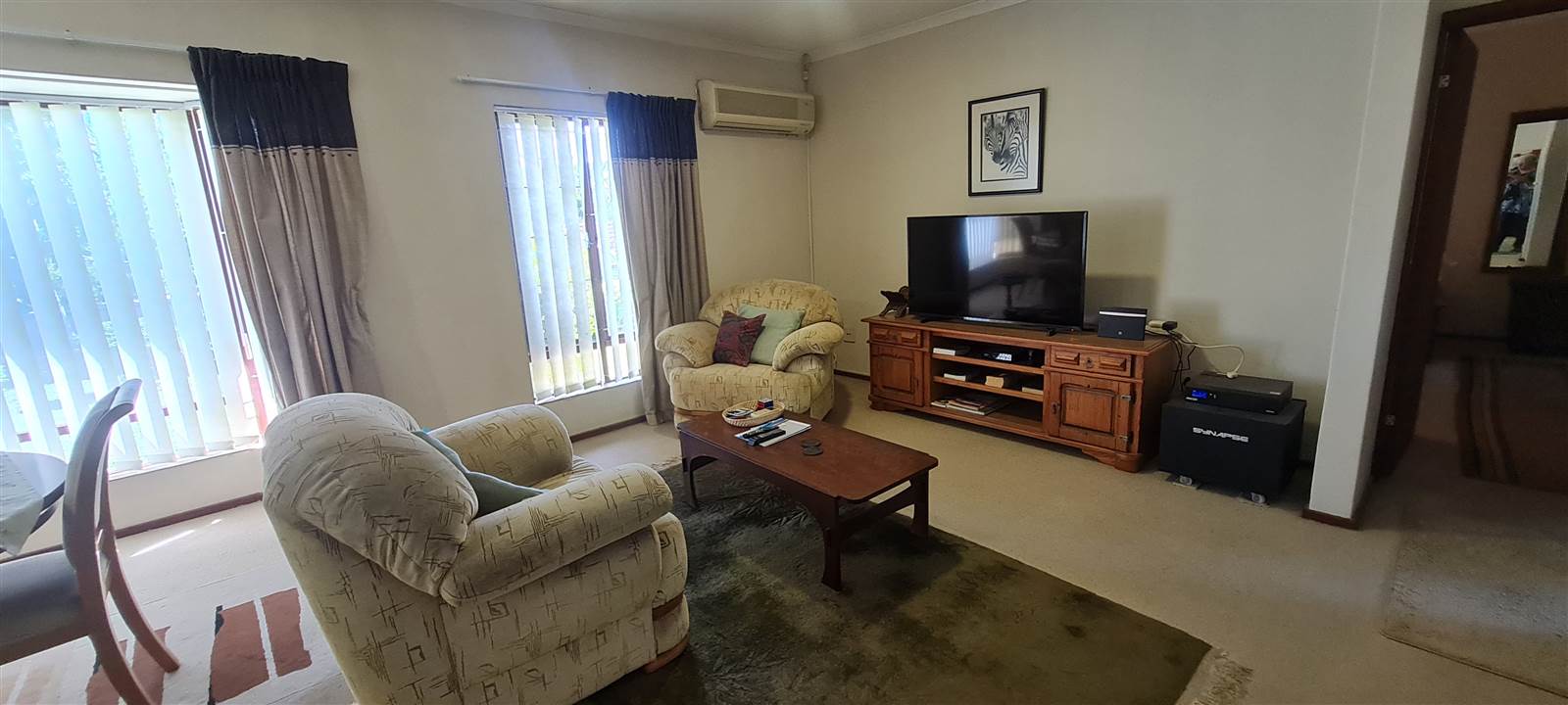 2 Bed Townhouse in Uvongo photo number 4