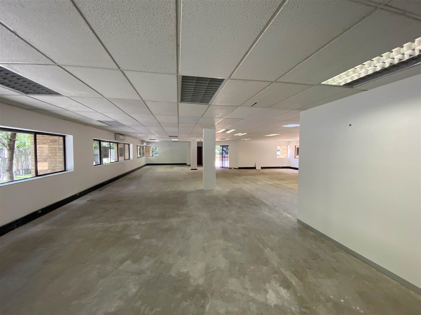 295  m² Commercial space in Morningside photo number 16