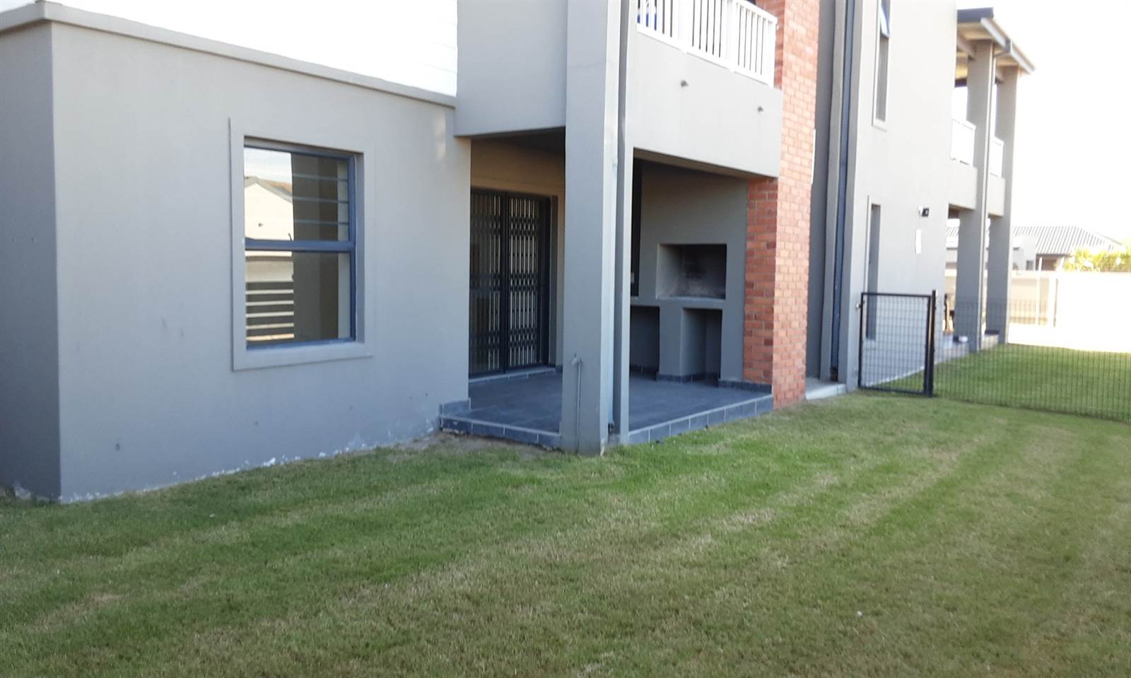 2 Bed Apartment in Pinelands photo number 1