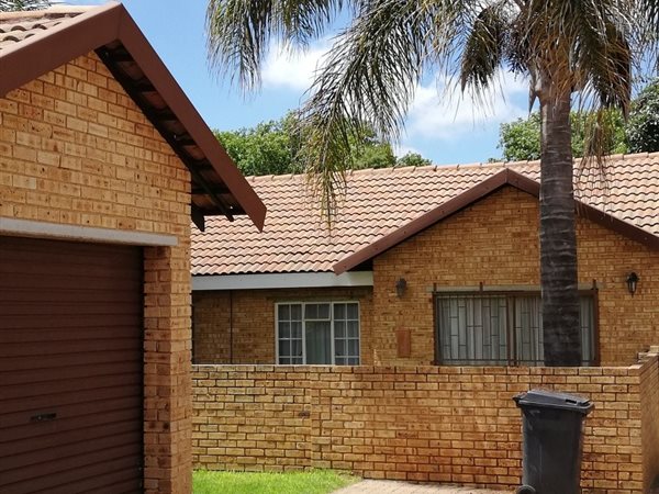 3 Bed Townhouse in Krugersdorp North