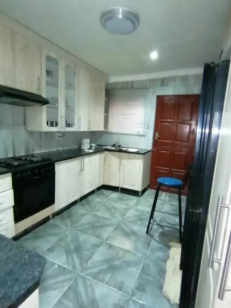 3 Bed House in Johannesburg Central and CBD photo number 8
