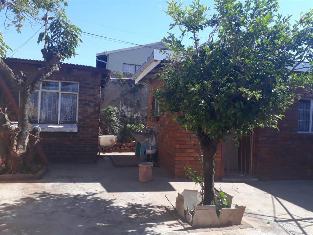 2 Bed House in Laudium photo number 9