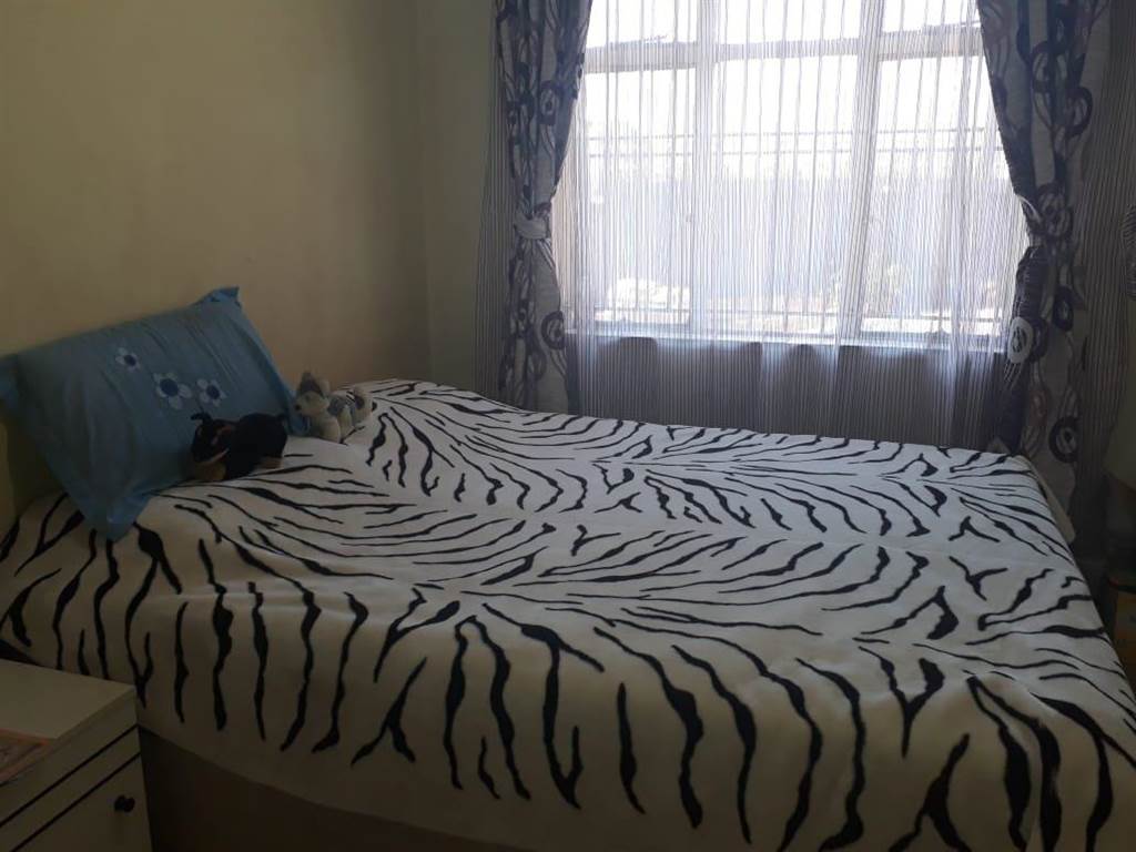 2 Bed House in Laudium photo number 10