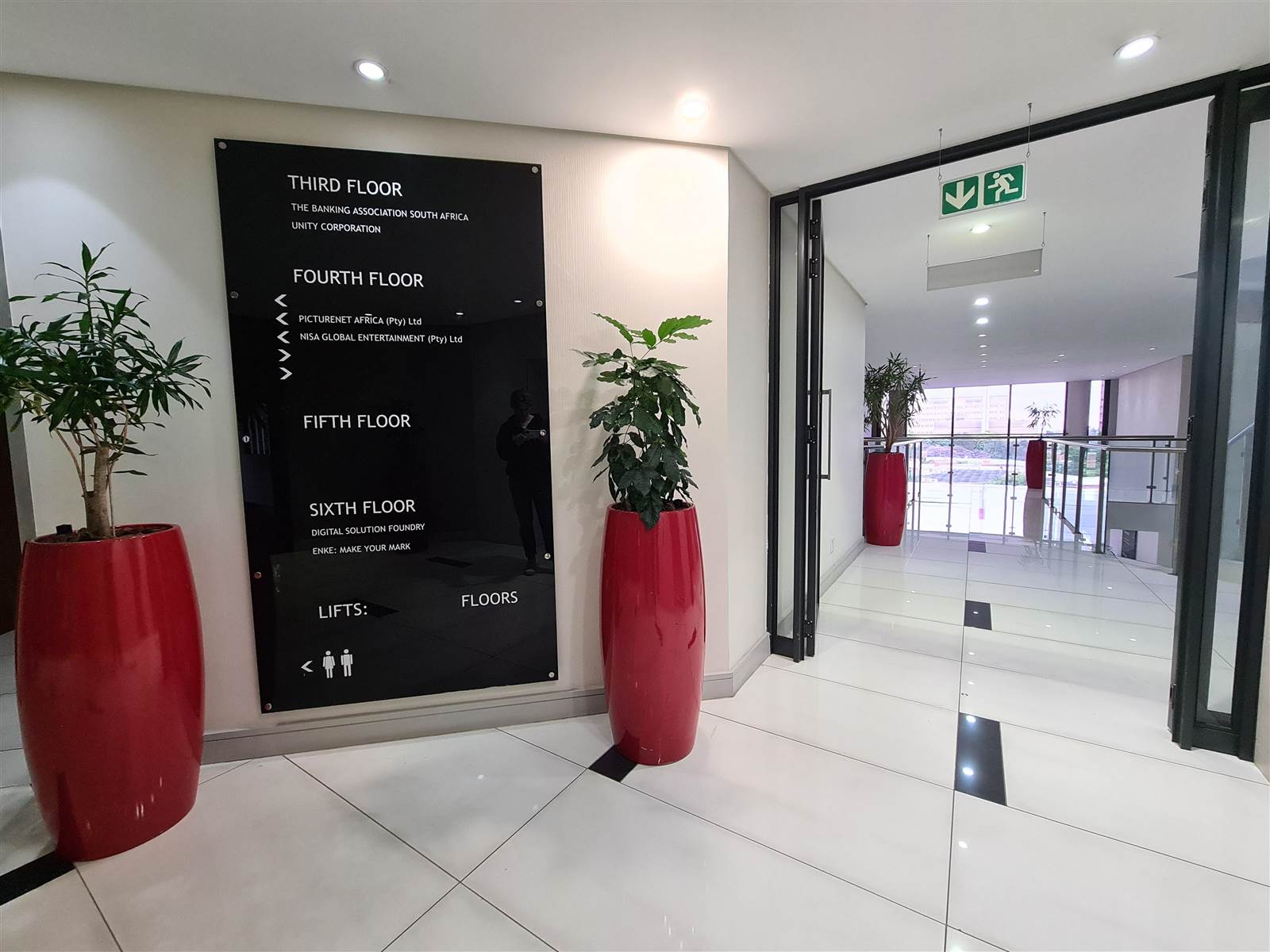 254  m² Commercial space in Parktown photo number 1