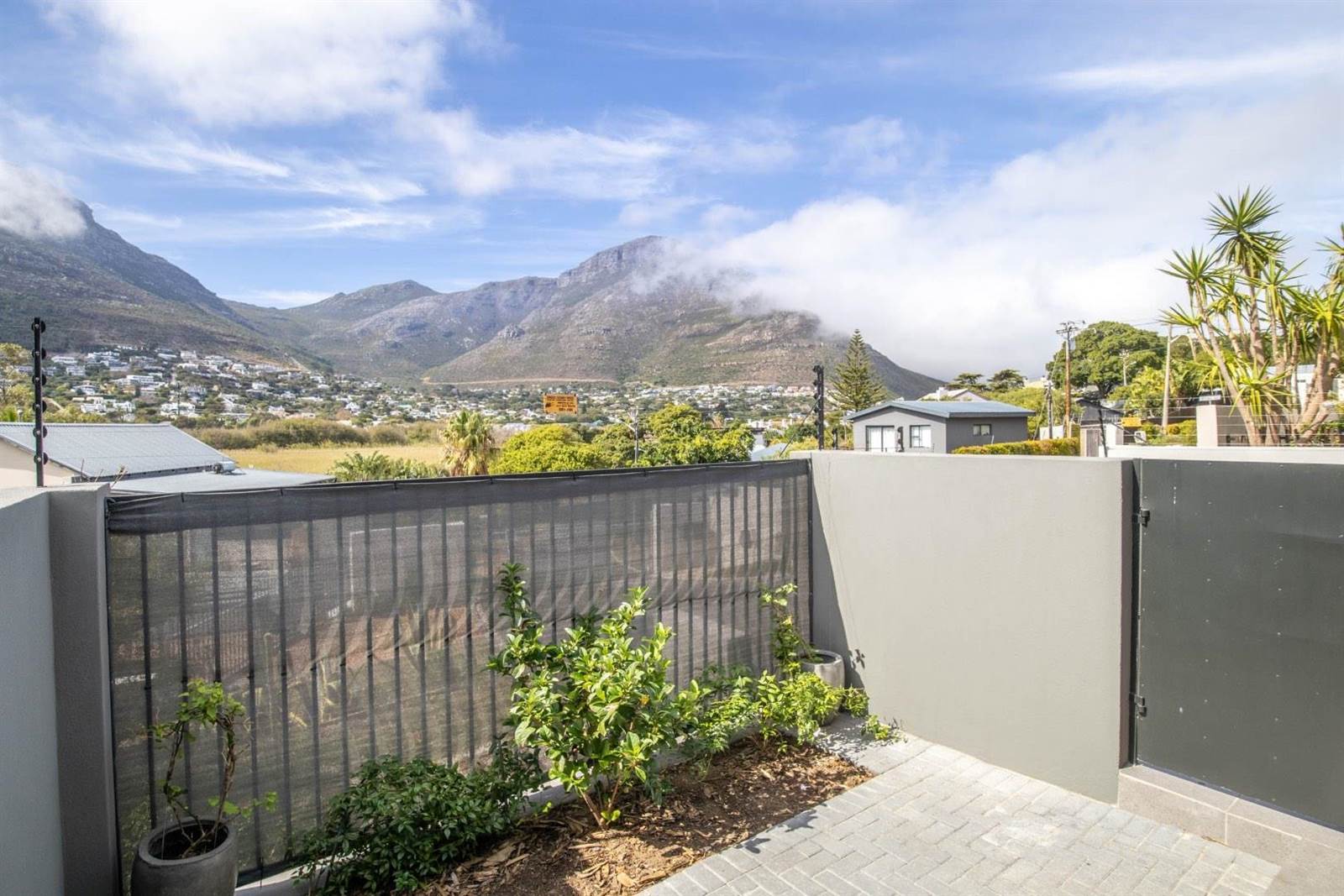 3 Bed Townhouse in Hout Bay and surrounds photo number 12