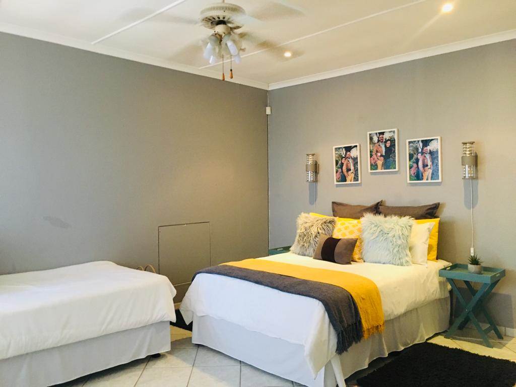 5 Bed Townhouse in Scottburgh Central photo number 14