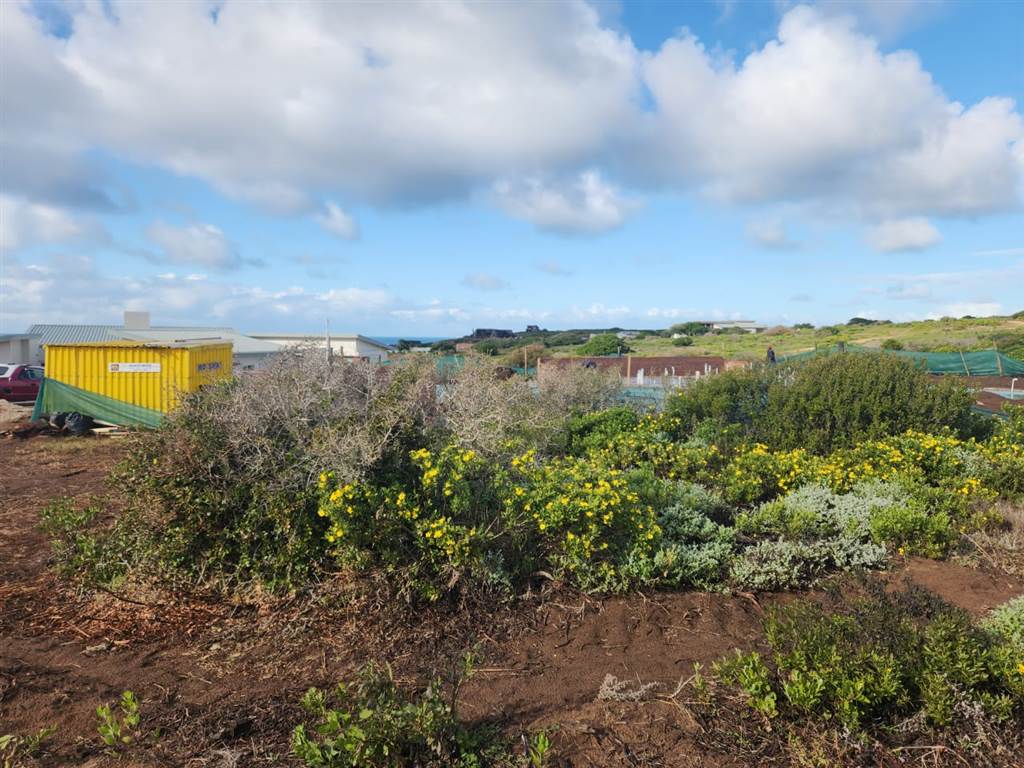 1052 m² Land available in Stilbaai photo number 4