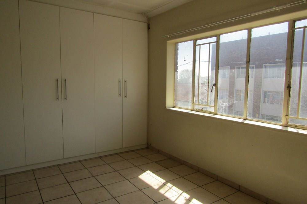 1 Bed Apartment in Turffontein photo number 7