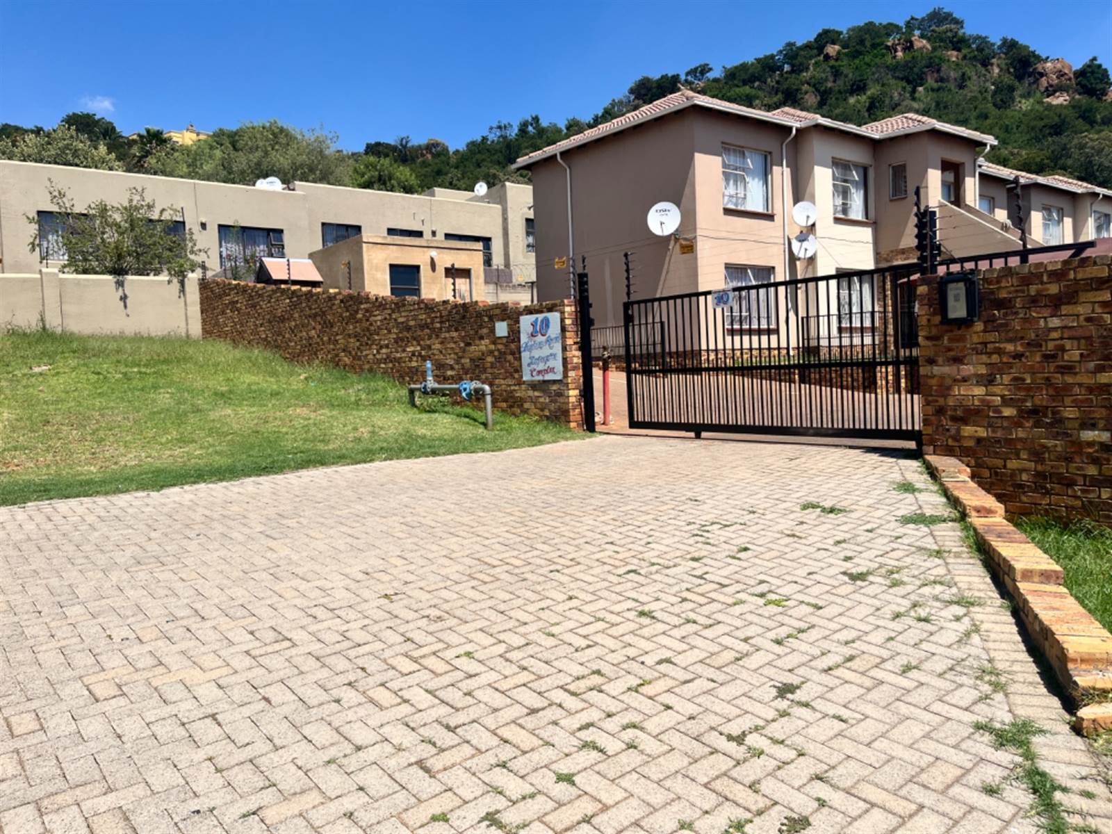 2 Bed Apartment in Naturena photo number 1
