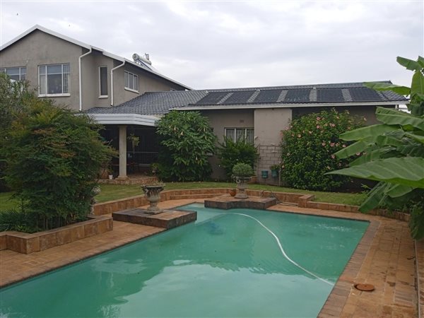 4 Bedroom House 4 Bedroom House