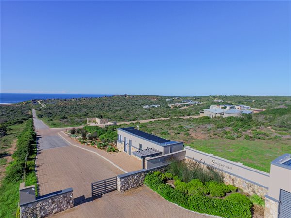 770 m² Land