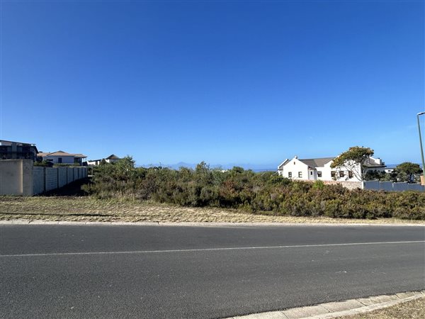 1151 m² Land available in Whale Rock