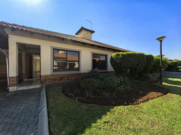 3 Bedroom Townhouse 3 Bedroom Townhouse