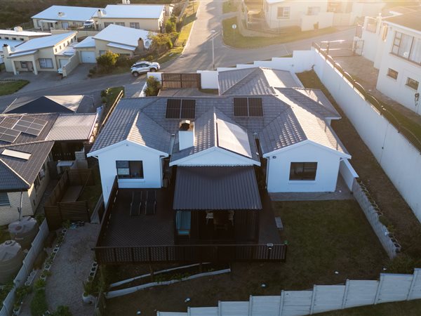 4 Bedroom House 4 Bedroom House