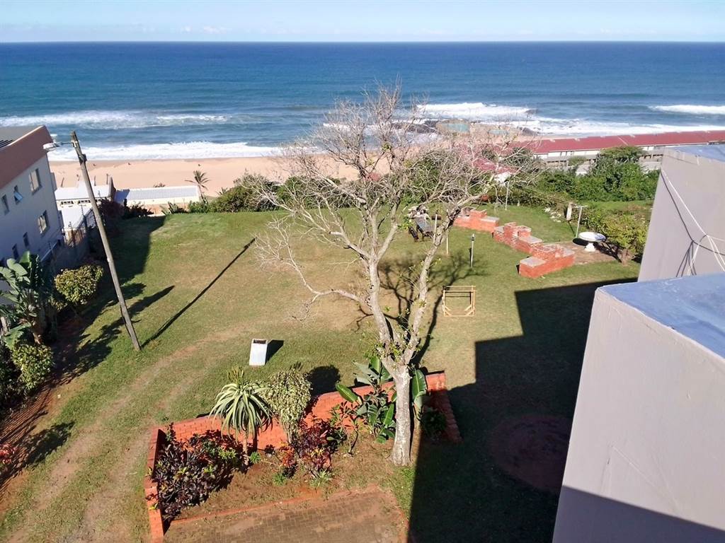 1600  m² Commercial space in Amanzimtoti photo number 10