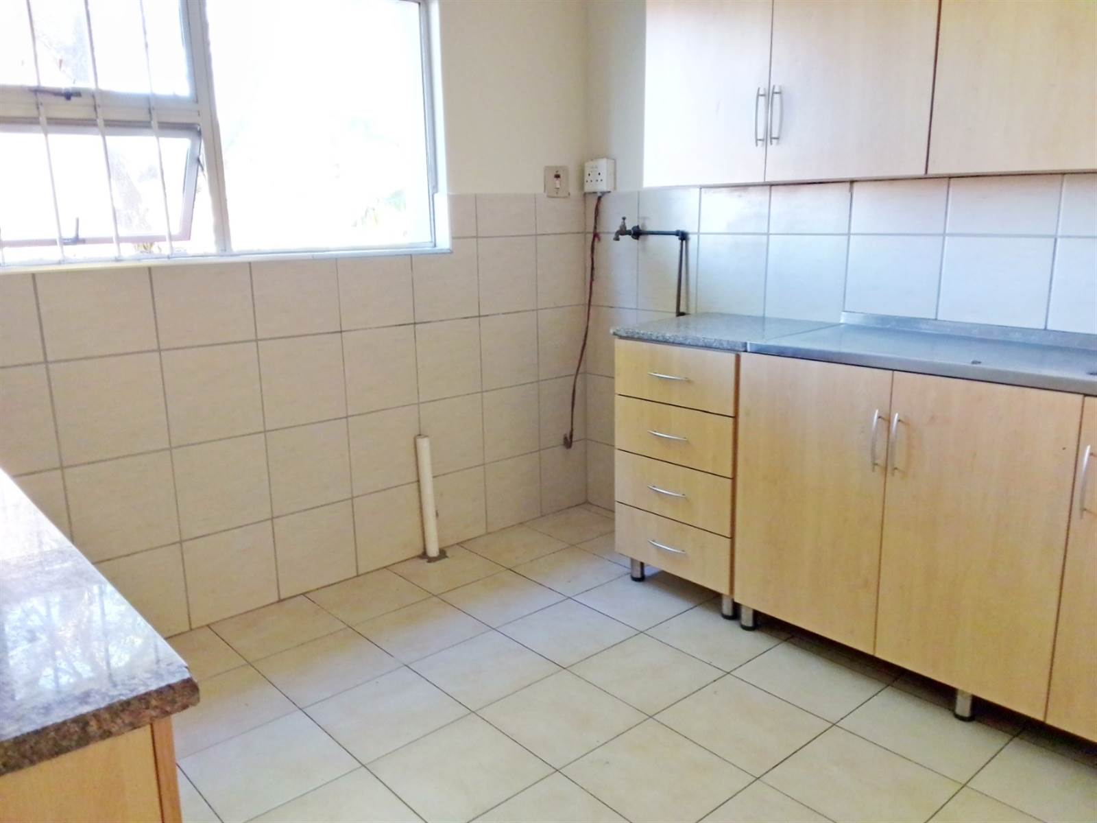 1600  m² Commercial space in Amanzimtoti photo number 16